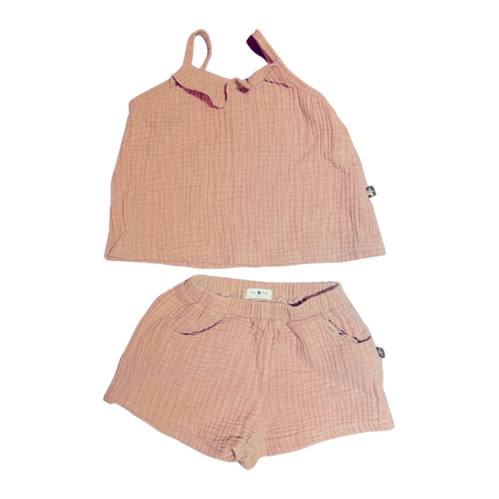 Petite Hailey girls pink ruffle set in size 5 condition like new